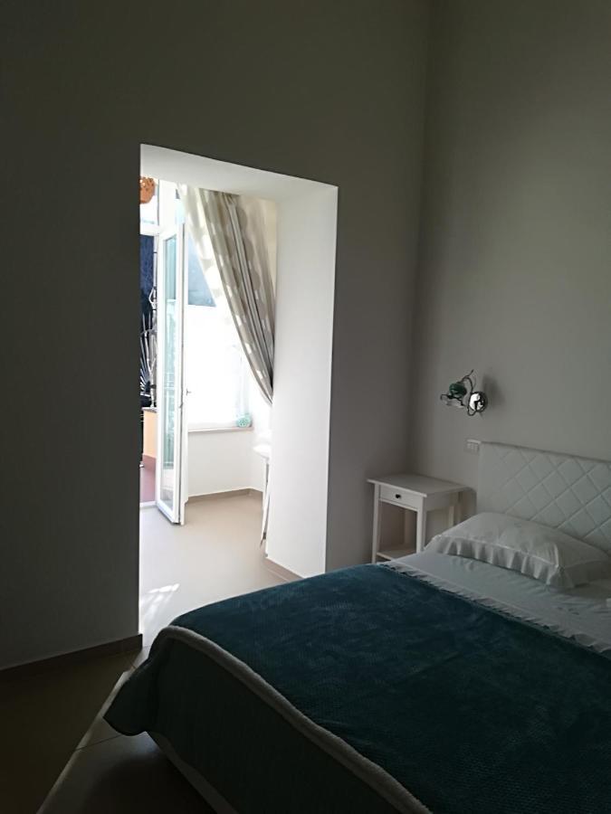 Bed and Breakfast Il Covo Delle Civette Виетри Экстерьер фото